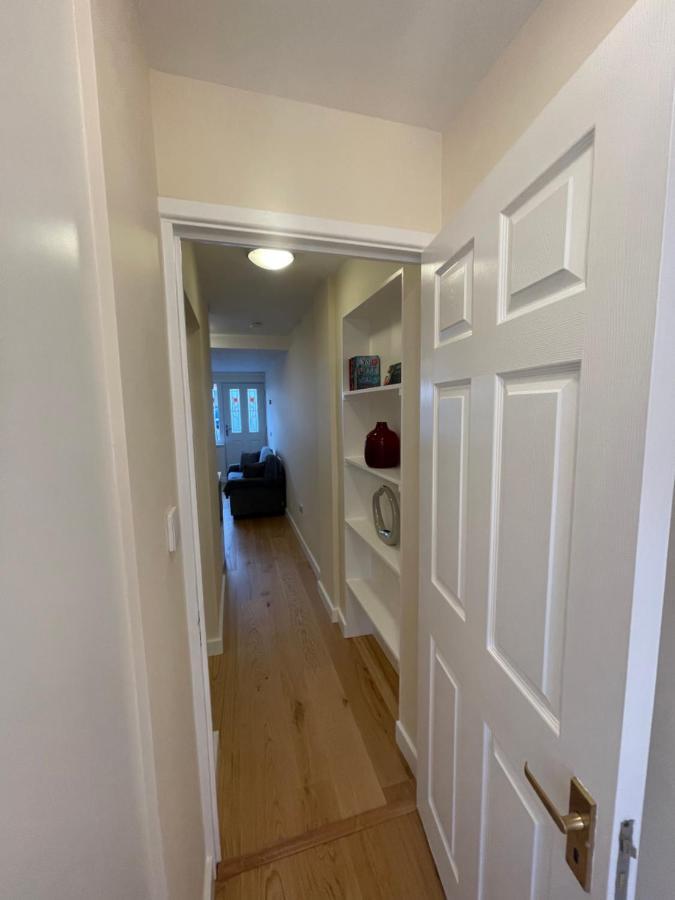 Sela House - Luton Airport Apartment Bagian luar foto