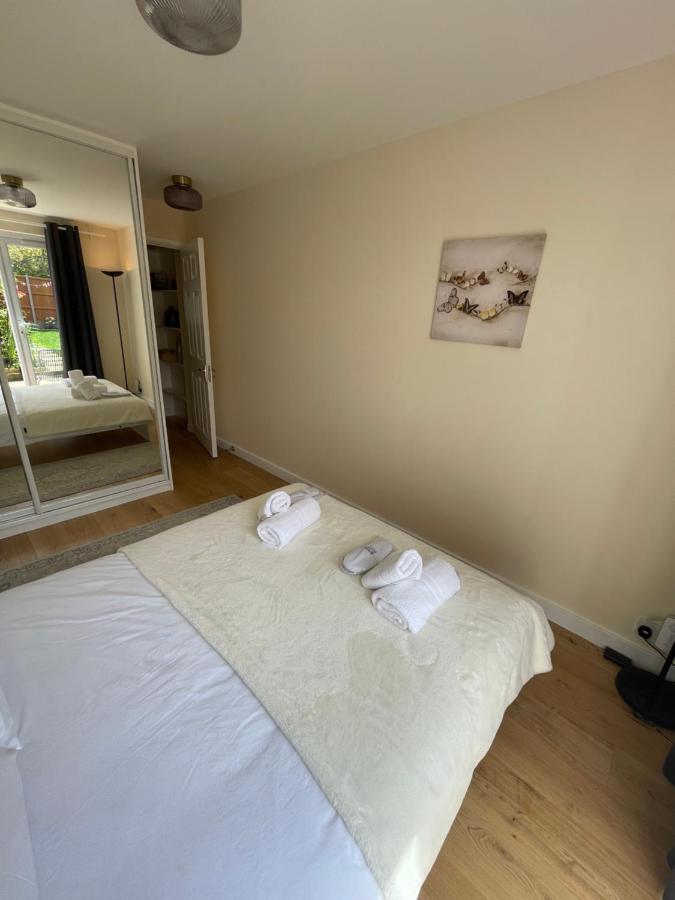 Sela House - Luton Airport Apartment Bagian luar foto