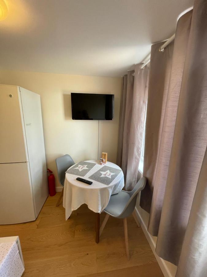 Sela House - Luton Airport Apartment Bagian luar foto