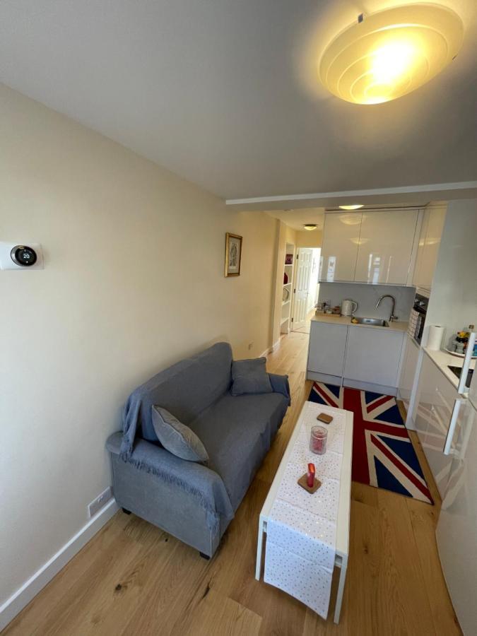 Sela House - Luton Airport Apartment Bagian luar foto